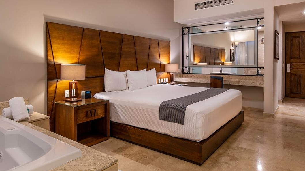 02-suitecr-detail-2m_wide