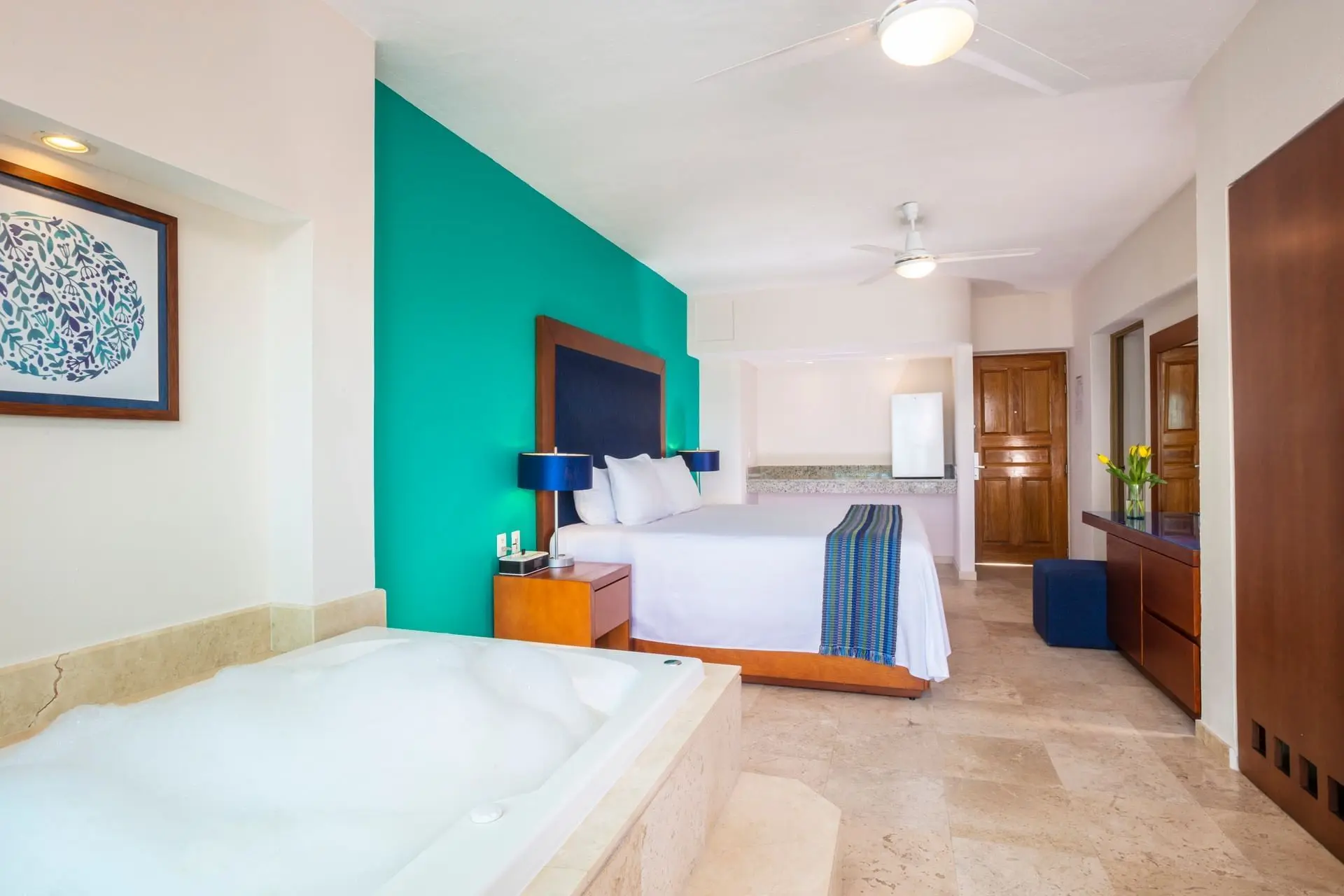 cpgpv-habitacion-suite-crown-plus-4_wide_1